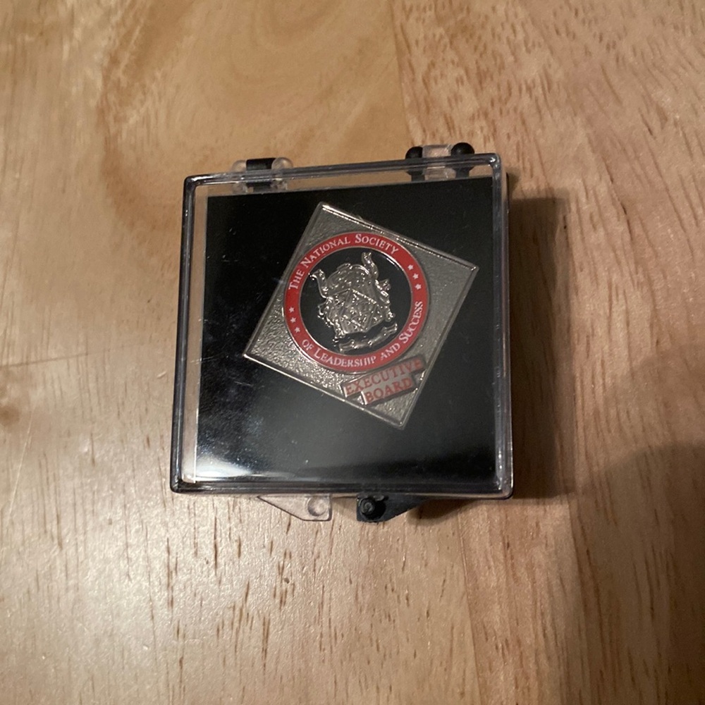 NSLS E-BOARD LAPEL PIN